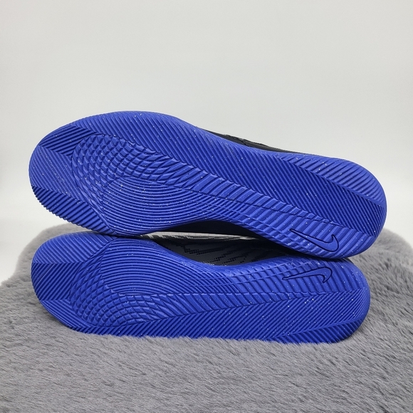 Nike Phantom GX Club Indoor/Court Soccer Shoes - Picture 3 of 6